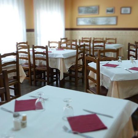 ホテル ホスタル レスタウランテ ラ マシア Vila-real エクステリア 写真