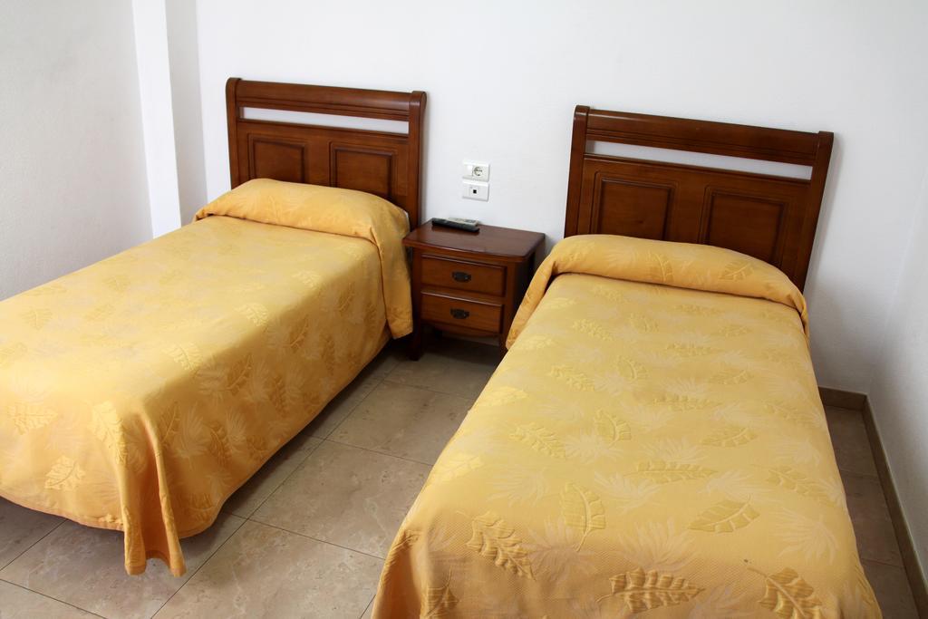 ホテル ホスタル レスタウランテ ラ マシア Vila-real エクステリア 写真