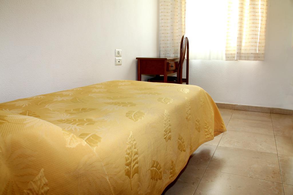 ホテル ホスタル レスタウランテ ラ マシア Vila-real エクステリア 写真