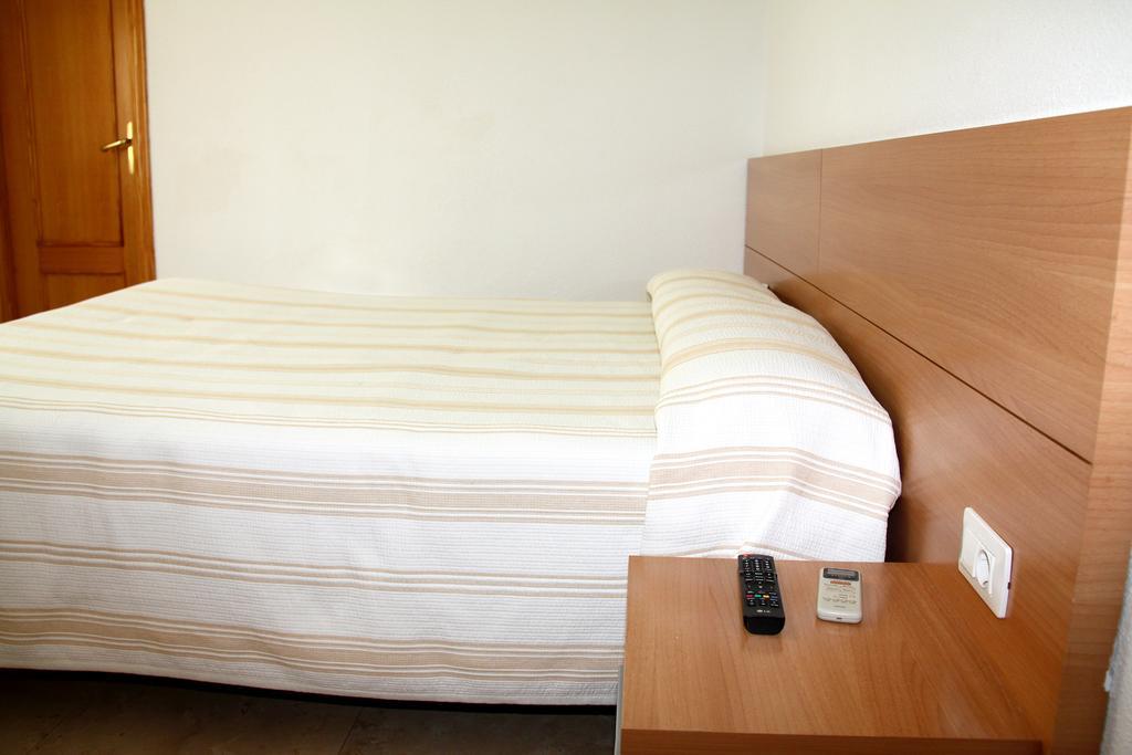 ホテル ホスタル レスタウランテ ラ マシア Vila-real エクステリア 写真