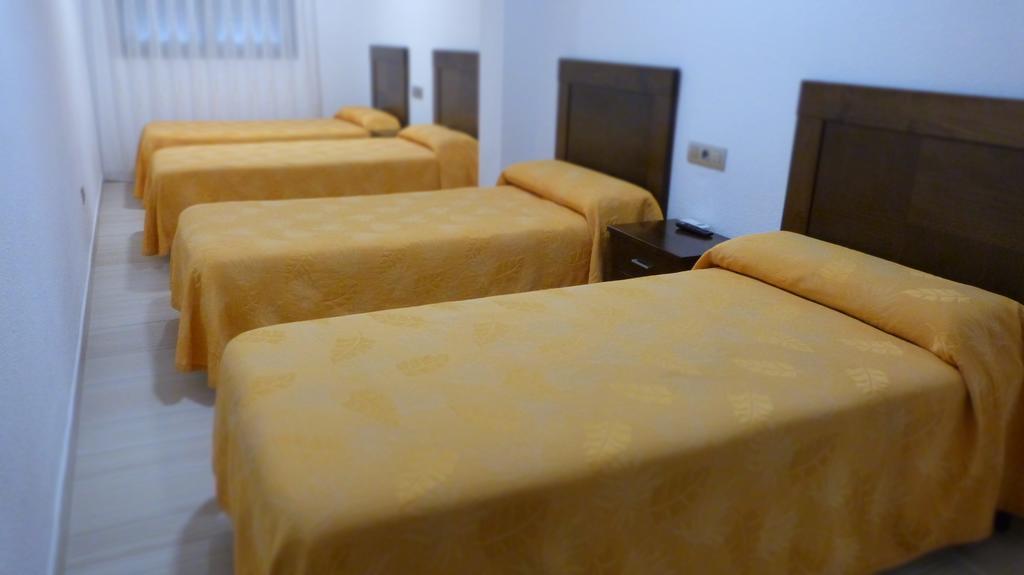 ホテル ホスタル レスタウランテ ラ マシア Vila-real エクステリア 写真