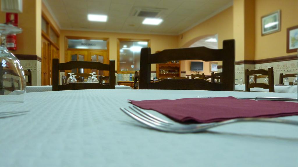 ホテル ホスタル レスタウランテ ラ マシア Vila-real エクステリア 写真