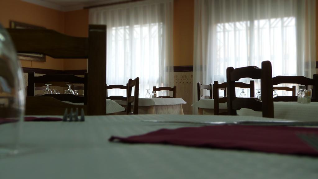 ホテル ホスタル レスタウランテ ラ マシア Vila-real エクステリア 写真
