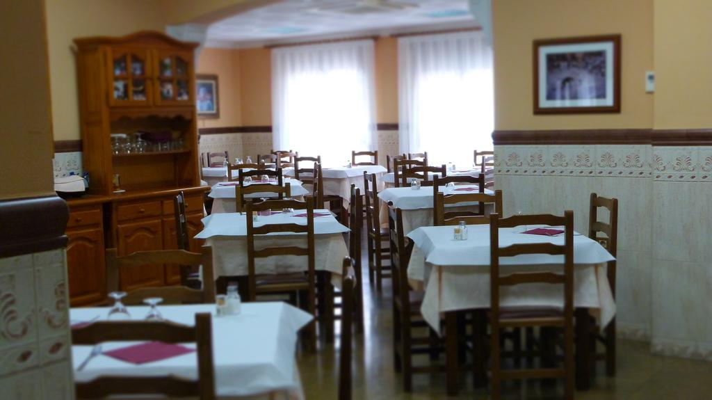 ホテル ホスタル レスタウランテ ラ マシア Vila-real エクステリア 写真