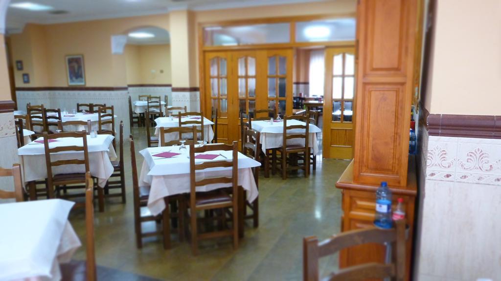 ホテル ホスタル レスタウランテ ラ マシア Vila-real エクステリア 写真