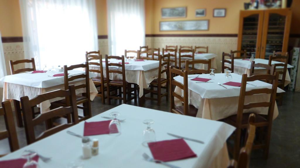 ホテル ホスタル レスタウランテ ラ マシア Vila-real エクステリア 写真