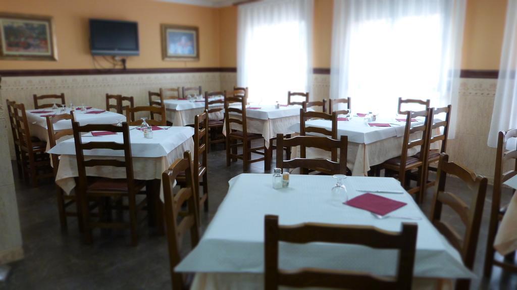 ホテル ホスタル レスタウランテ ラ マシア Vila-real エクステリア 写真