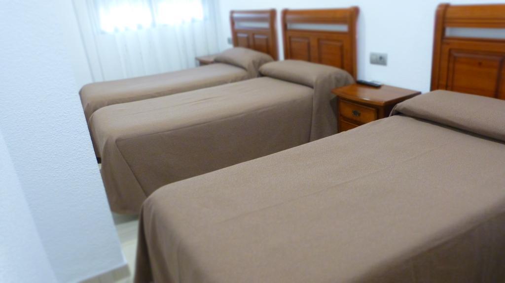 ホテル ホスタル レスタウランテ ラ マシア Vila-real エクステリア 写真