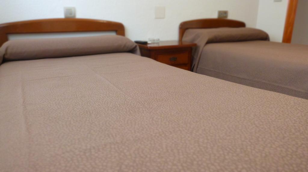 ホテル ホスタル レスタウランテ ラ マシア Vila-real エクステリア 写真